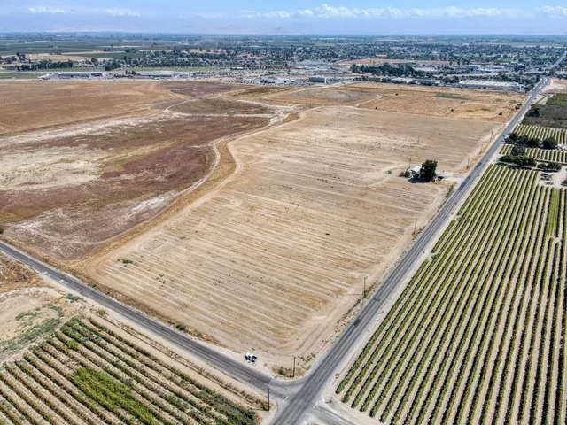 $4,000,000 | 8168 East Floral Avenue, Selma, CA 93662