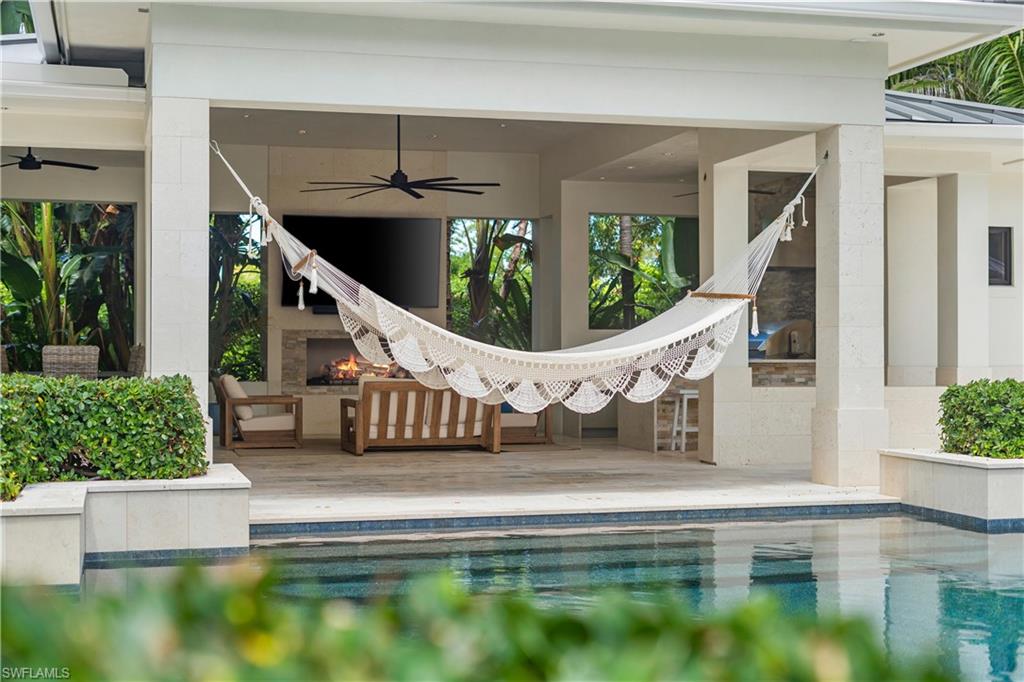 233 Ridge Drive Naples, FL 34108 - Photo 32 of 39