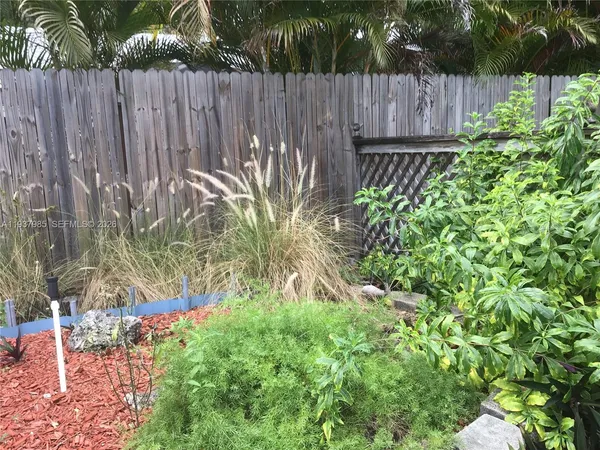 $1,500 | 429 49th Street, Unit 2, West Palm Beach, FL 33407