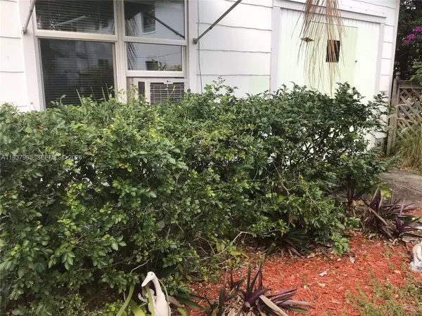 $1,500 | 429 49th Street, Unit 2, West Palm Beach, FL 33407