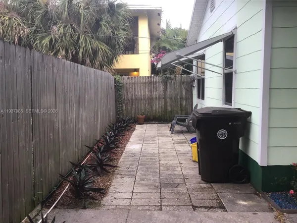 $1,500 | 429 49th Street, Unit 2, West Palm Beach, FL 33407