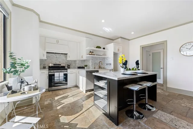 $595,000 | 315 West 3rd Street, Unit 301, Long Beach, CA 90802