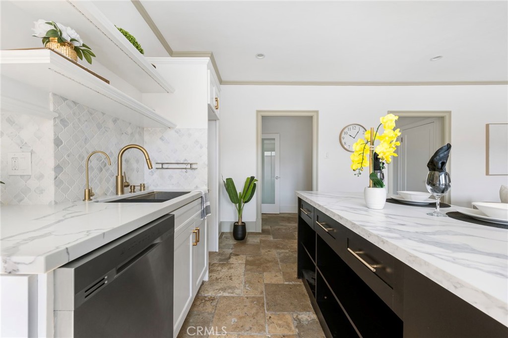 315 West 3rd Street, Unit 301 Long Beach, CA 90802 - Photo 11 of 50