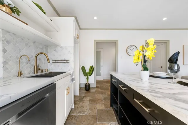 $595,000 | 315 West 3rd Street, Unit 301, Long Beach, CA 90802