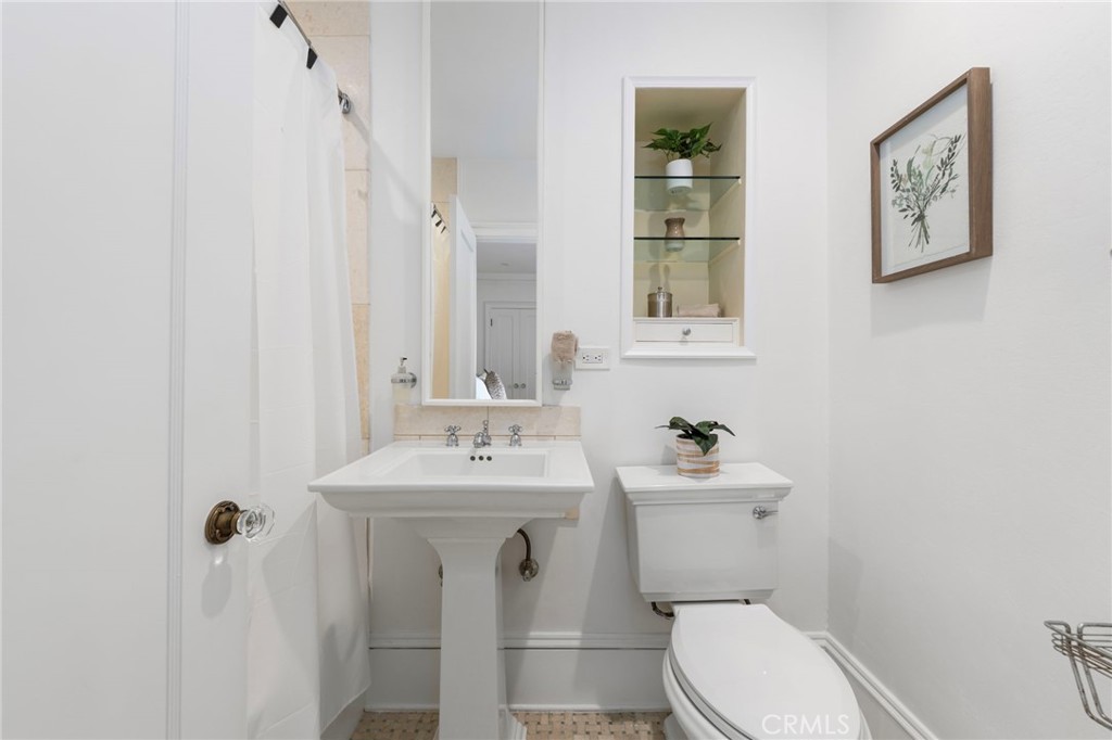 315 West 3rd Street, Unit 301 Long Beach, CA 90802 - Photo 20 of 50