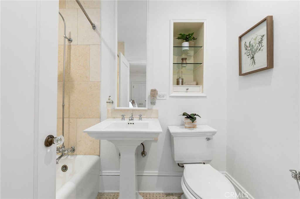 315 West 3rd Street, Unit 301 Long Beach, CA 90802 - Photo 22 of 50