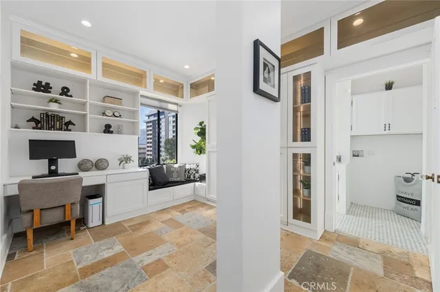 $595,000 | 315 West 3rd Street, Unit 301, Long Beach, CA 90802