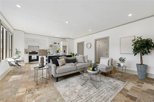 $595,000 | 315 West 3rd Street, Unit 301, Long Beach, CA 90802