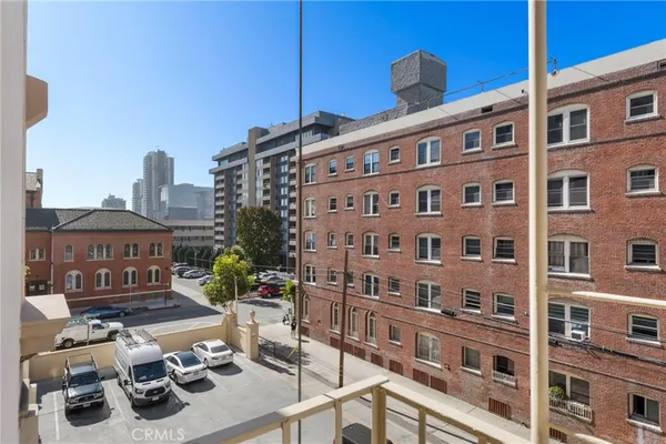 $565,000 | 315 West 3rd Street, Unit 301, Long Beach, CA 90802