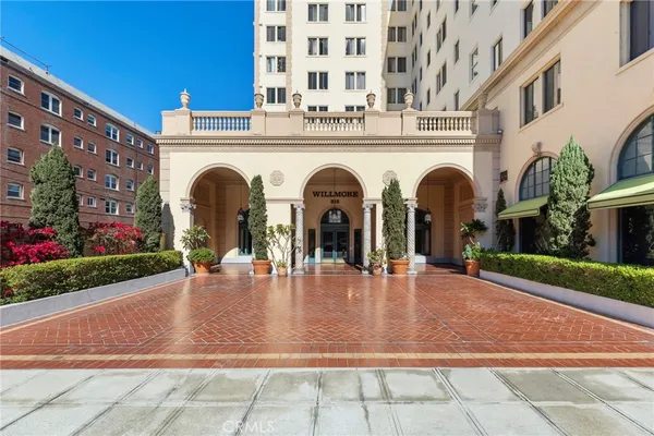 $565,000 | 315 West 3rd Street, Unit 301, Long Beach, CA 90802