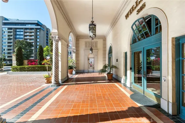 $565,000 | 315 West 3rd Street, Unit 301, Long Beach, CA 90802