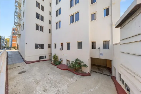 $565,000 | 315 West 3rd Street, Unit 301, Long Beach, CA 90802