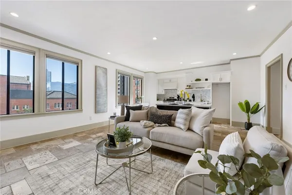 $565,000 | 315 West 3rd Street, Unit 301, Long Beach, CA 90802