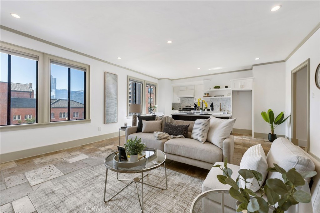 315 West 3rd Street, Unit 301 Long Beach, CA 90802 - Photo 5 of 50