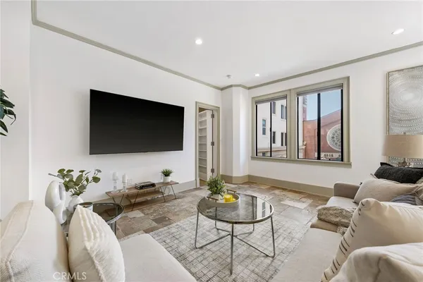 $565,000 | 315 West 3rd Street, Unit 301, Long Beach, CA 90802