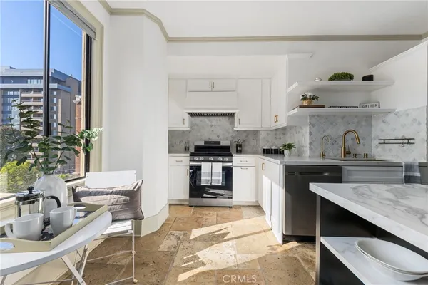 $565,000 | 315 West 3rd Street, Unit 301, Long Beach, CA 90802