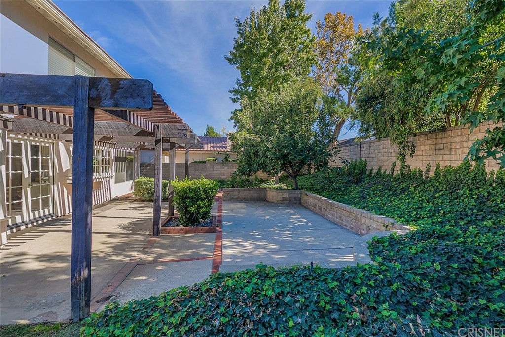 23646 Vía Corsa Valencia, CA 91355 - Photo 43 of 55