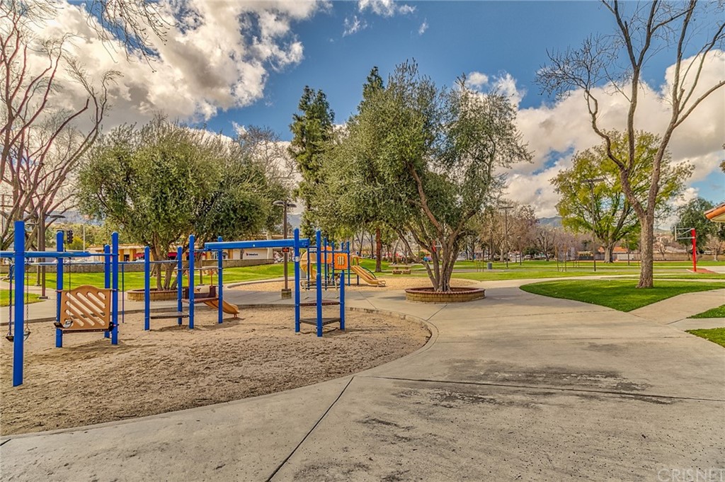 23646 Vía Corsa Valencia, CA 91355 - Photo 48 of 55