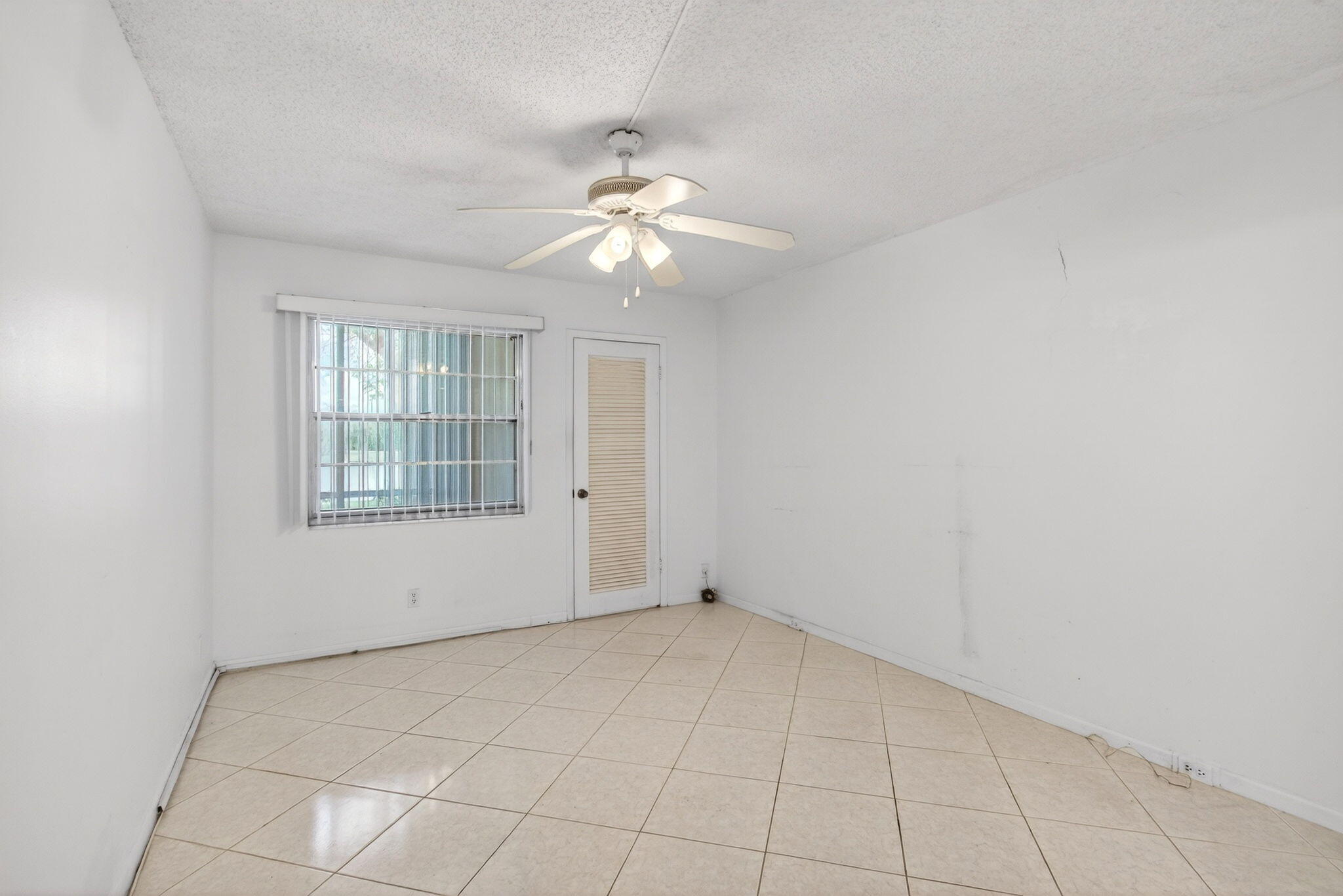 1009 Hythe A Boca Raton, FL 33434 - Photo 24 of 79 19-web-or-mls-DSC_3840