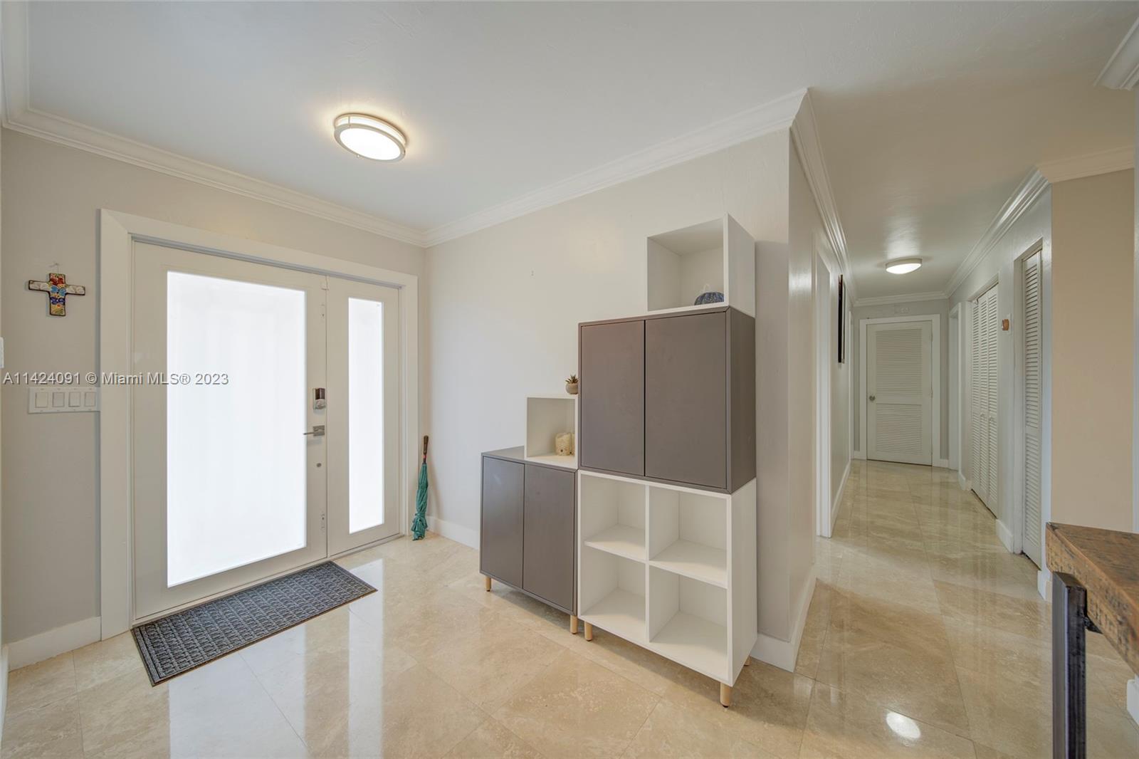 10600 Southwest 108th Terrace Miami, FL 33176 - Photo 6 of 43 a view of a kitchen