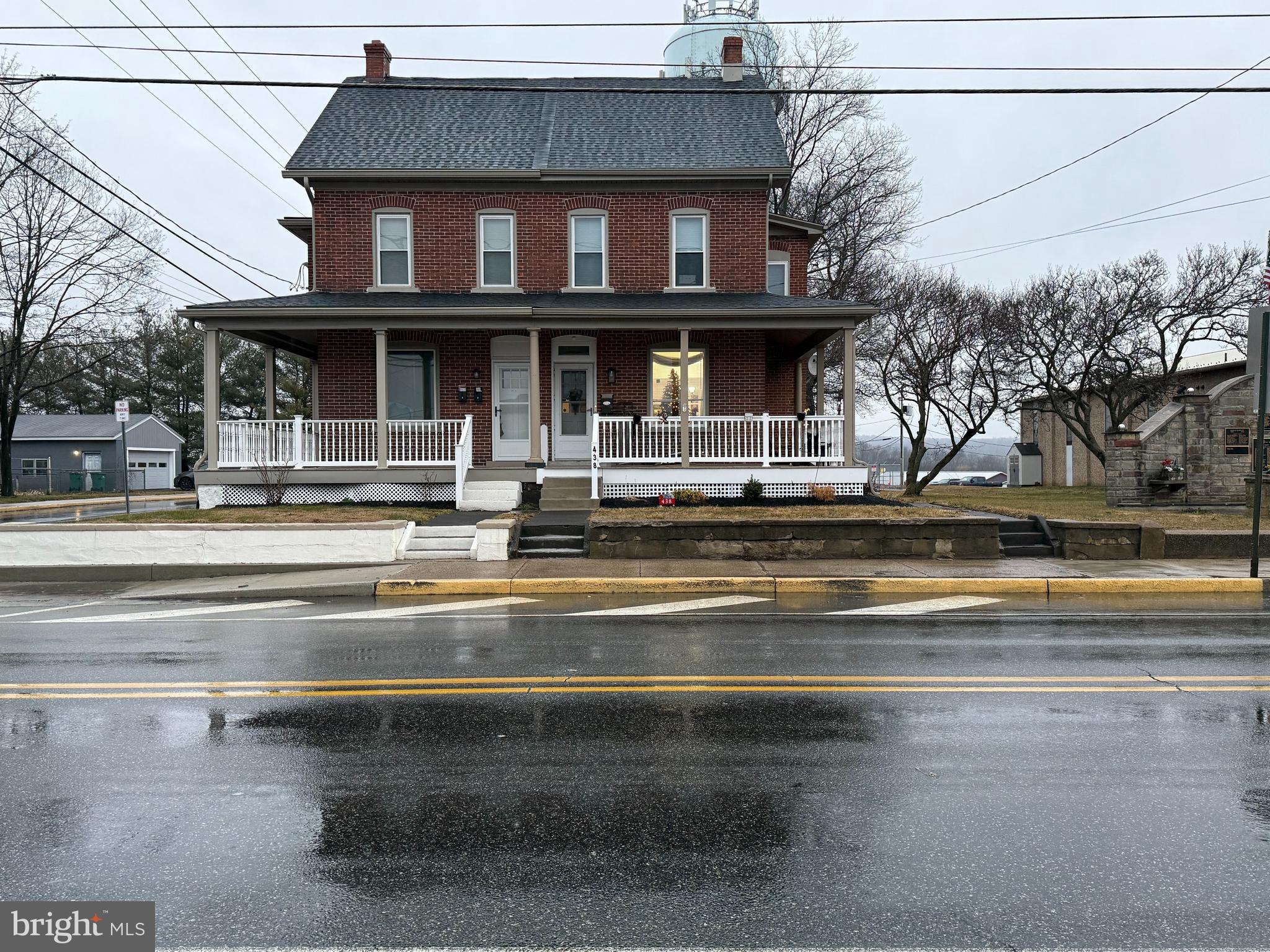 a view of a building entrance