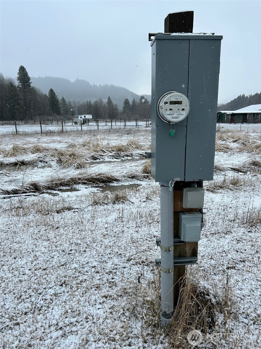 571 Little Creek Road Cle Elum, WA 98922 - Photo 2 of 6 a view of a refrigerator with a sink