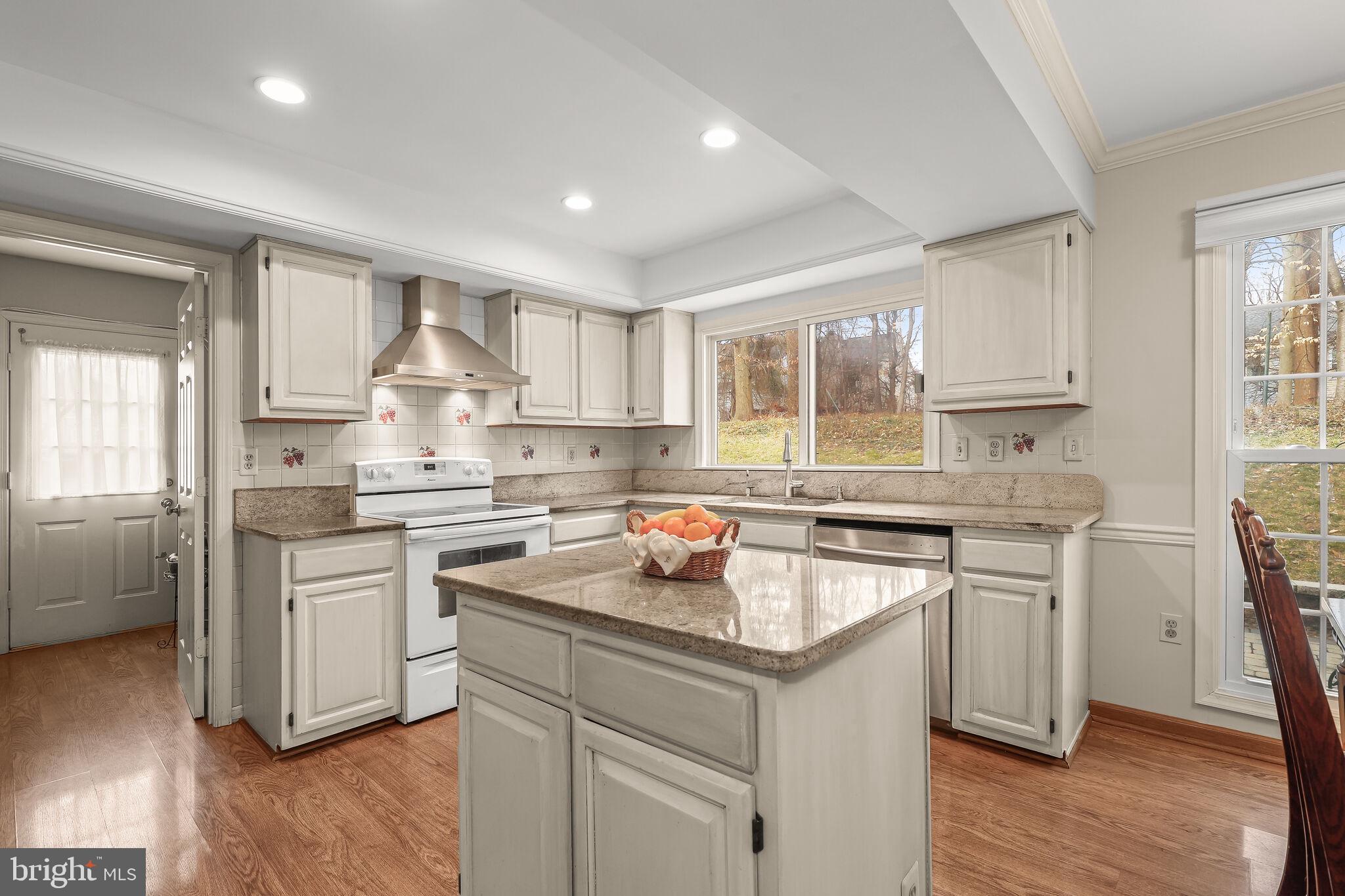 14912 Village Gate Drive Silver Spring, MD 20906 - Photo 14 of 66 Kitchen