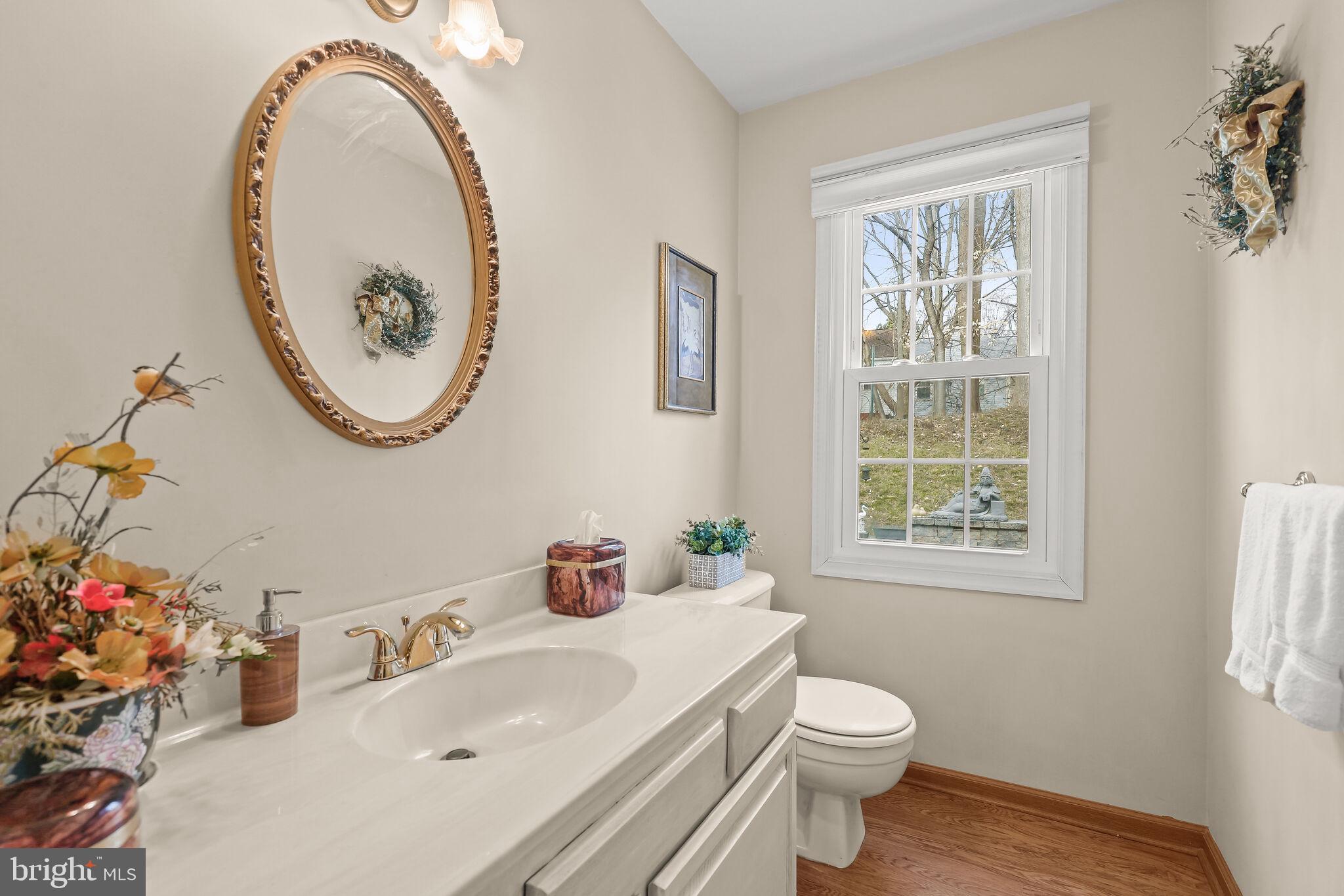 14912 Village Gate Drive Silver Spring, MD 20906 - Photo 19 of 66 Powder Room