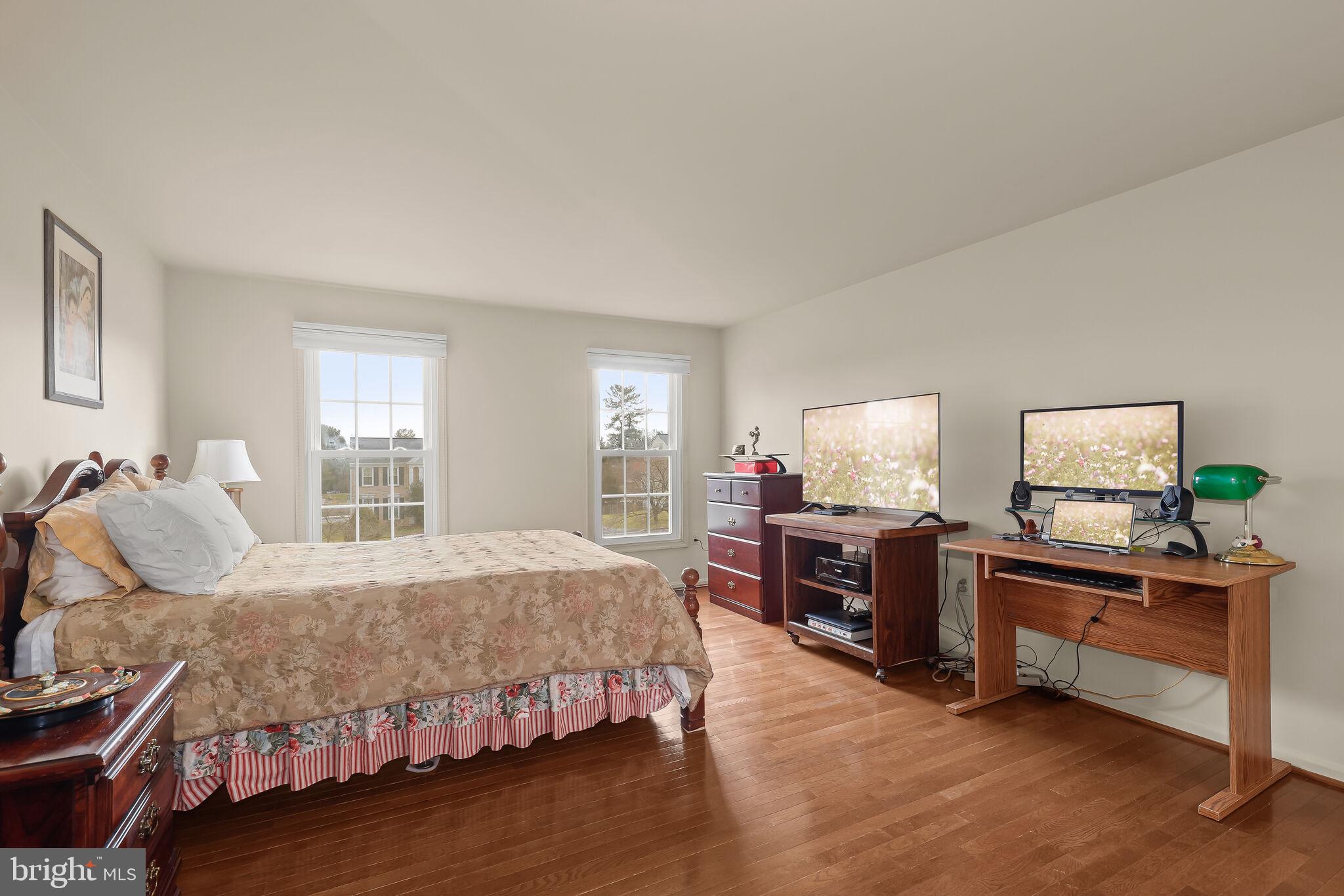 14912 Village Gate Drive Silver Spring, MD 20906 - Photo 21 of 66 Primary Bedroom