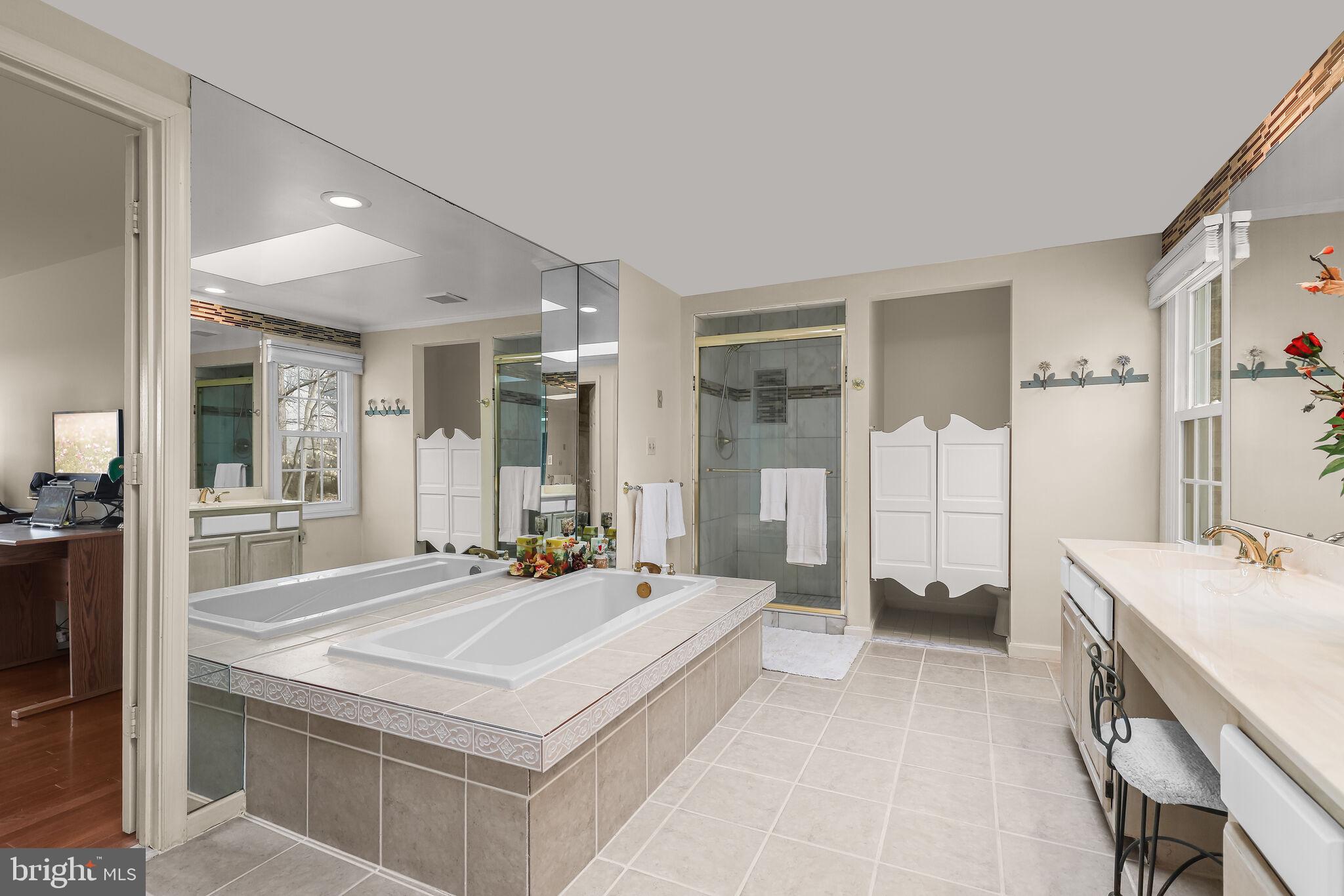 14912 Village Gate Drive Silver Spring, MD 20906 - Photo 23 of 66 Primary Bath