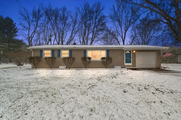 $269,900 | 1597 Edward Drive, St. Joseph, MI 49085
