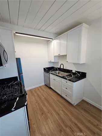 $2,100 | 60 South Roosevelt Avenue, Unit 7, Pasadena, CA 91107