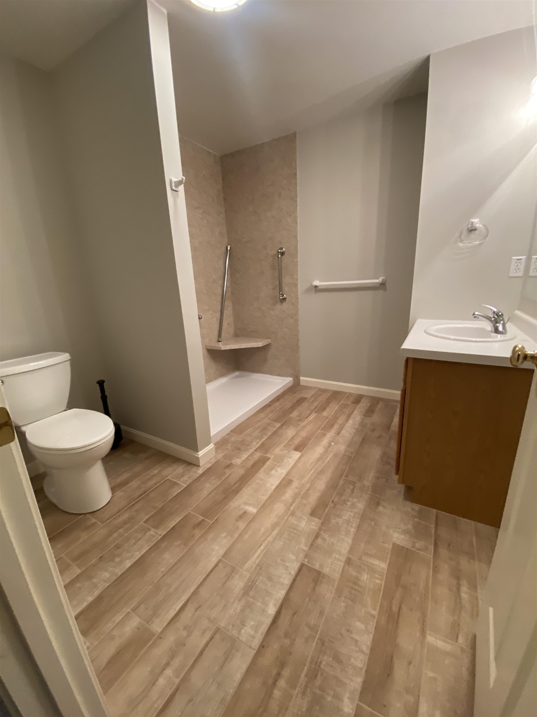 67 Pleasant Street, Unit 67 Windham, NH 03087 - Photo 14 of 17