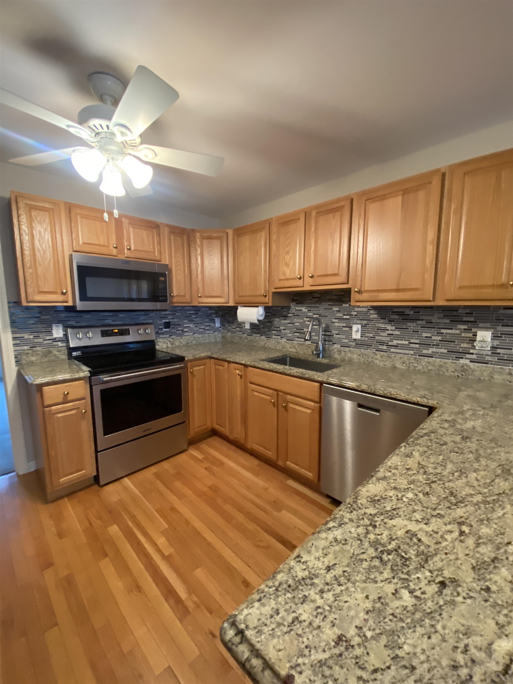 67 Pleasant Street, Unit 67 Windham, NH 03087 - Photo 4 of 17
