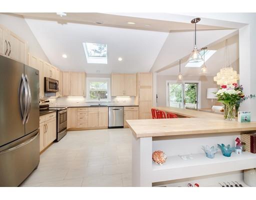 27 Parkvale Road Needham, MA 02492 - Photo 3 of 29 Gallery Image 3