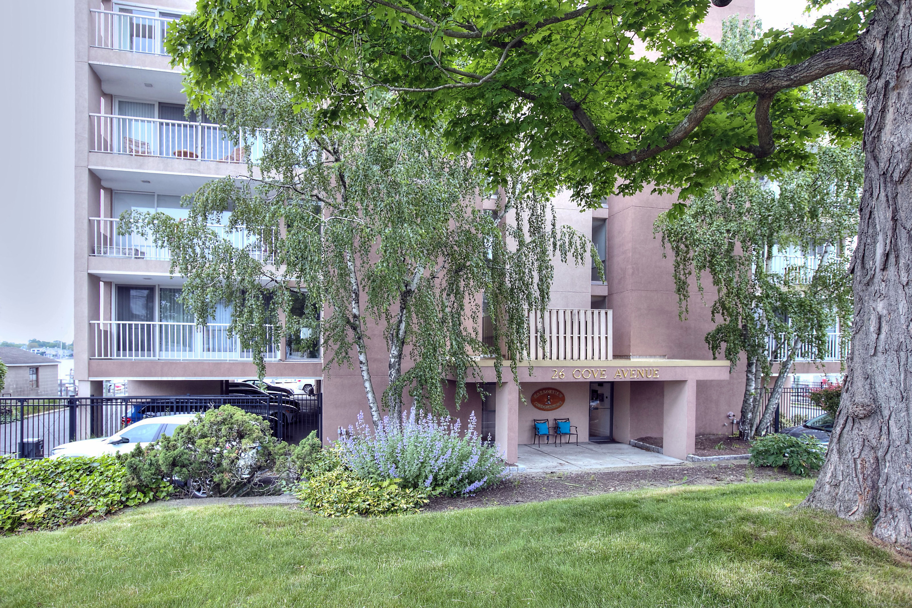 26 Cove Avenue, Unit 3B Norwalk, CT 06855 - Photo 2 of 31