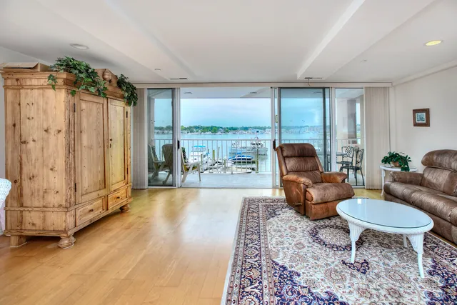 $775,000 | 26 Cove Avenue, Unit 3B, Norwalk, CT 06855