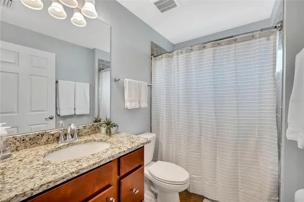$2,300 | 5577 Palmer Circle, Unit 201, Bradenton, FL 34211