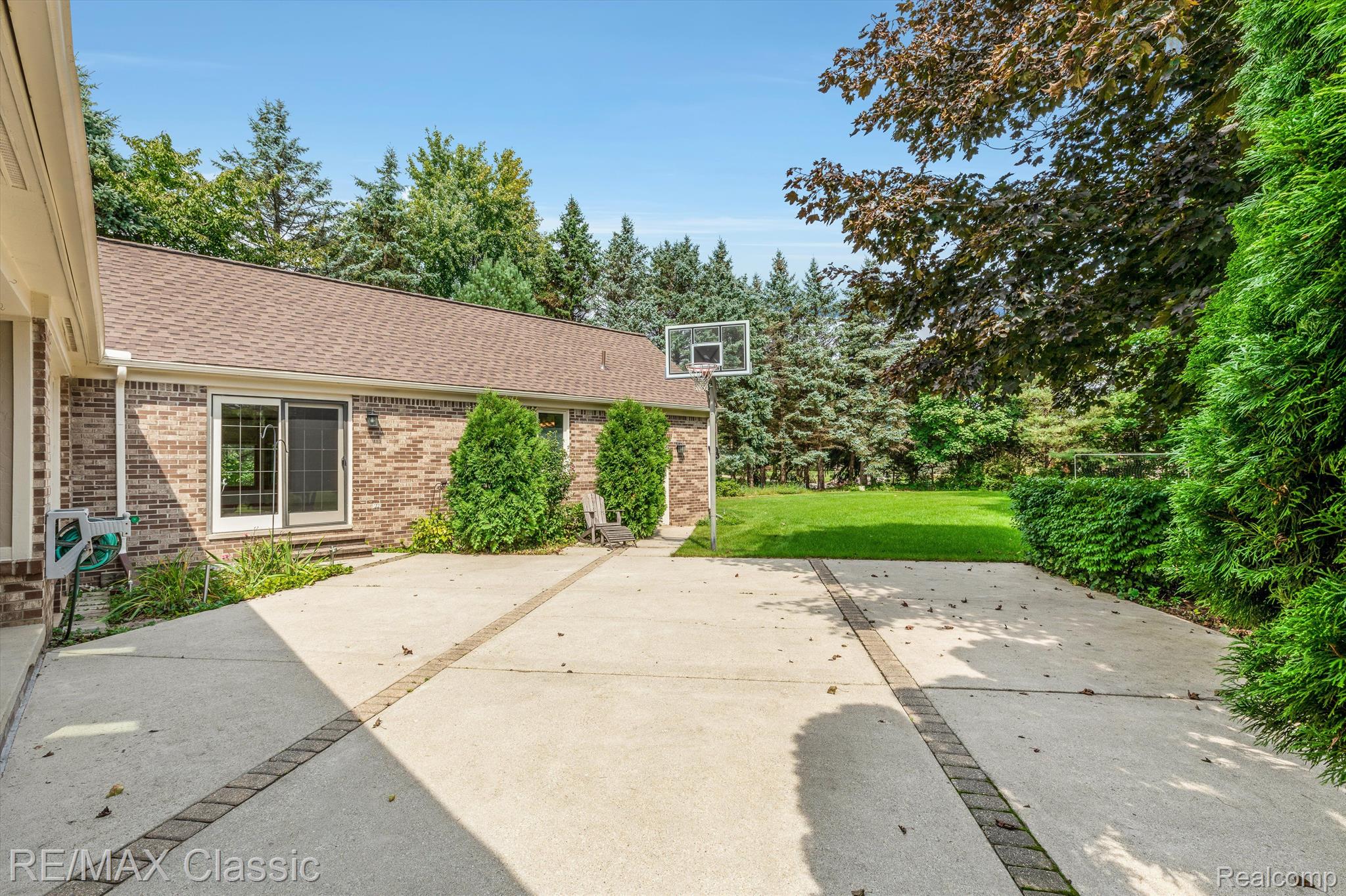 25490 Wixom Road Novi, MI 48374 - Photo 49 of 54 Patio