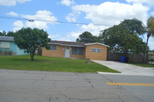 $2,800 | 896 Southwest 64th Terrace, North Lauderdale, FL 33068