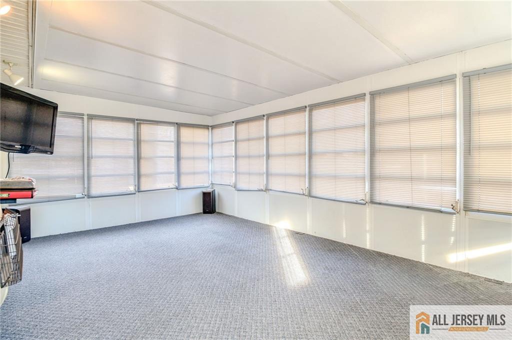 563 Indiero Road Jackson, NJ 08527 - Photo 11 of 30