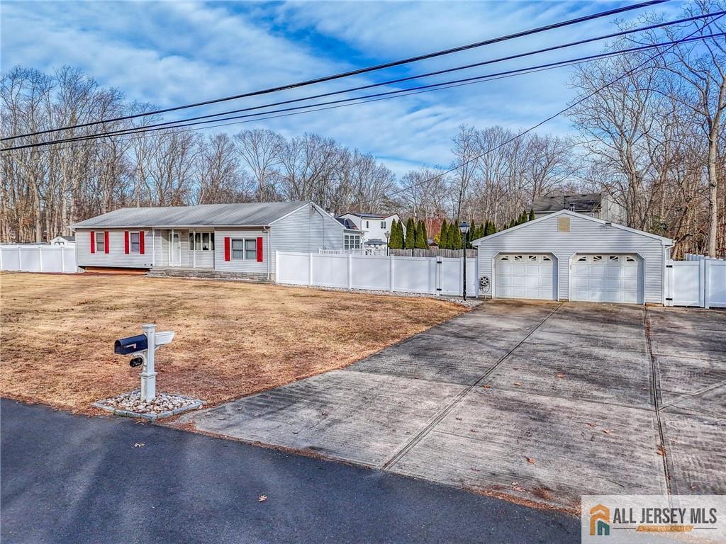 563 Indiero Road Jackson, NJ 08527 - Photo 2 of 30