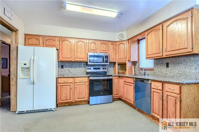 $575,000 | 563 Indiero Road, Jackson, NJ 08527