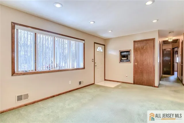 $575,000 | 563 Indiero Road, Jackson, NJ 08527