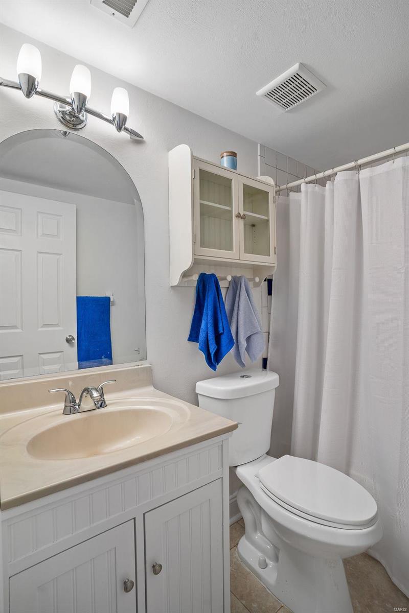 700 Ridgeside Drive, Unit C Ballwin, MO 63021 - Photo 15 of 24