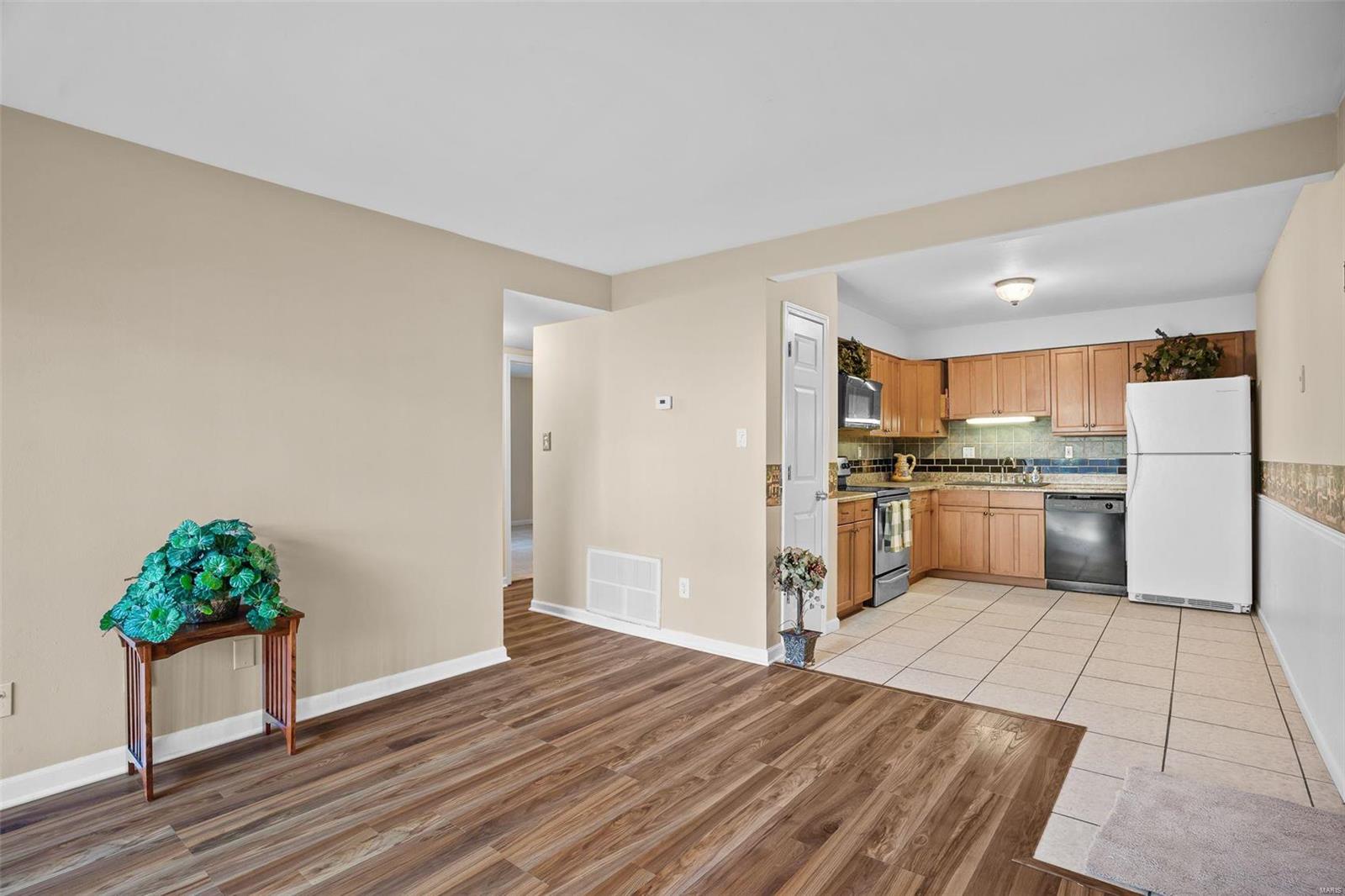 700 Ridgeside Drive, Unit C Ballwin, MO 63021 - Photo 7 of 24