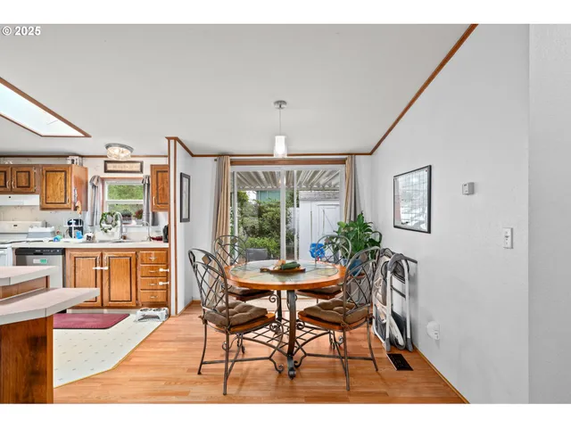 $365,000 | 614 South 10th Street, St. Helens, OR 97051