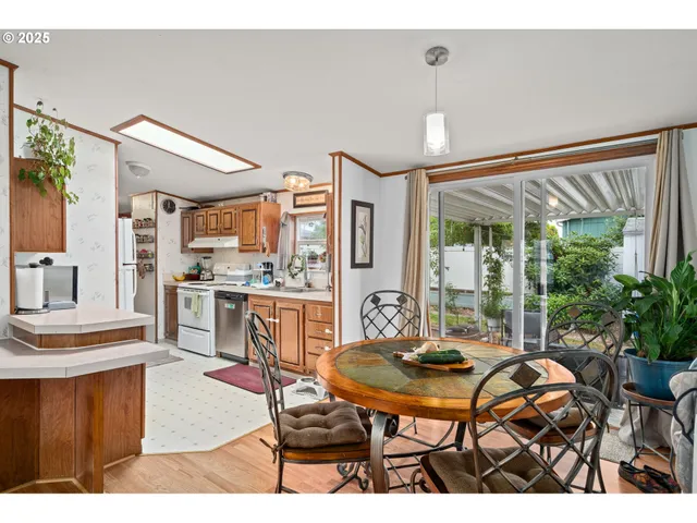 $365,000 | 614 South 10th Street, St. Helens, OR 97051