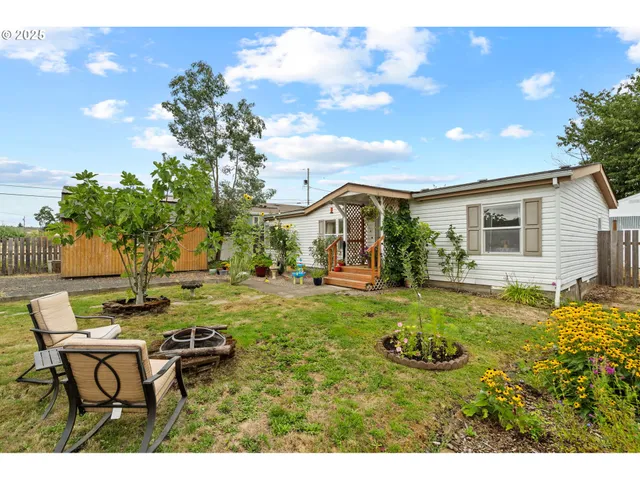 $365,000 | 614 South 10th Street, St. Helens, OR 97051