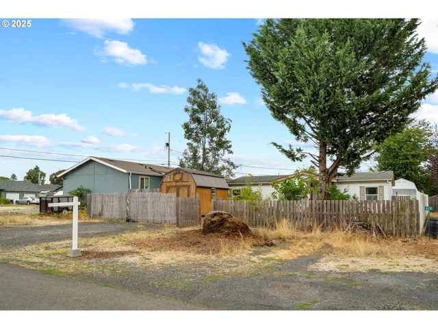 $365,000 | 614 South 10th Street, St. Helens, OR 97051